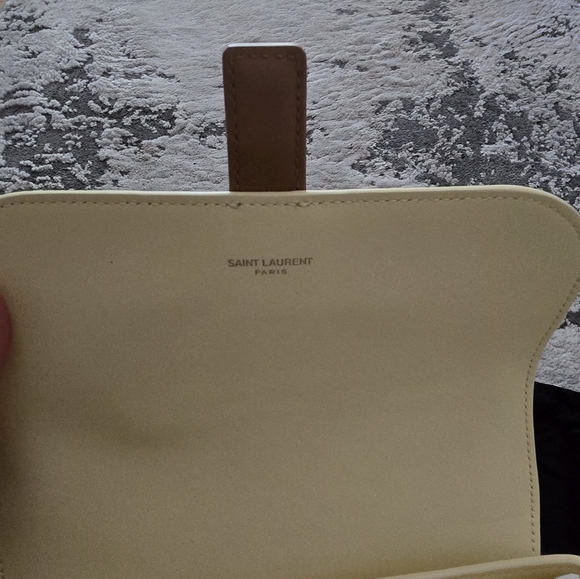 Saint laurent Le Monogramme leather shoulder bag EUC - Picture 12 of 16